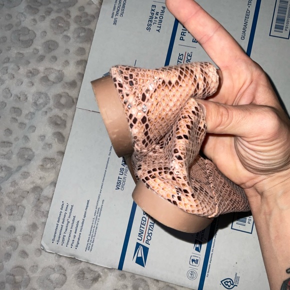 Quipid SNAKE skin blush pink brown with gold flat pointed loafer shoes size 10 - Picture 6 of 9